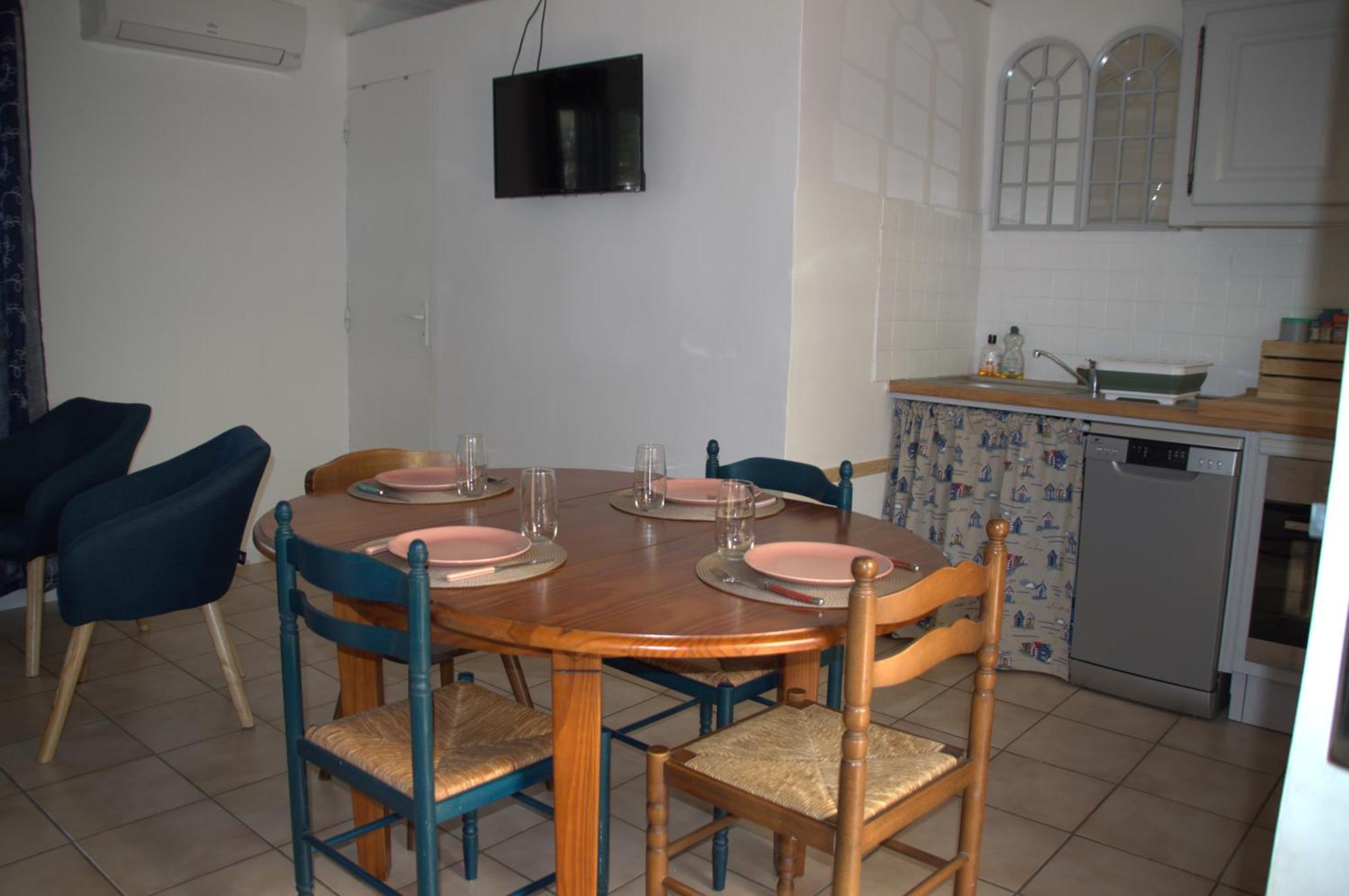 L'esquiróu Apartamento Rocbaron Exterior foto